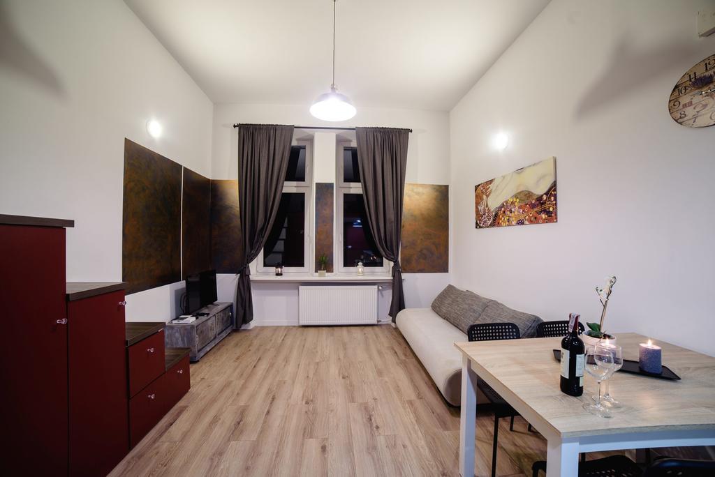 Cracow Rent Apartments - Spacious Apartments For 2-7 People In Quiet Area - Kolberga Street Nr 3 - 10 Min To Main Square By Foot Krakau Exterior foto
