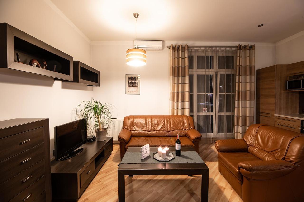 Cracow Rent Apartments - Spacious Apartments For 2-7 People In Quiet Area - Kolberga Street Nr 3 - 10 Min To Main Square By Foot Krakau Exterior foto