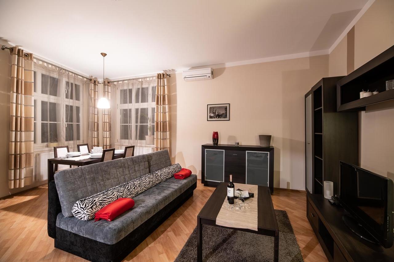 Cracow Rent Apartments - Spacious Apartments For 2-7 People In Quiet Area - Kolberga Street Nr 3 - 10 Min To Main Square By Foot Krakau Exterior foto