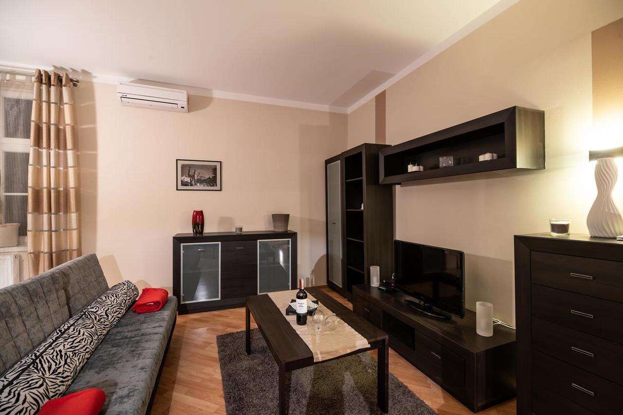 Cracow Rent Apartments - Spacious Apartments For 2-7 People In Quiet Area - Kolberga Street Nr 3 - 10 Min To Main Square By Foot Krakau Exterior foto