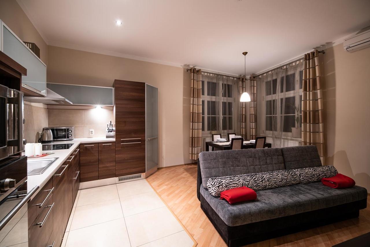 Cracow Rent Apartments - Spacious Apartments For 2-7 People In Quiet Area - Kolberga Street Nr 3 - 10 Min To Main Square By Foot Krakau Exterior foto