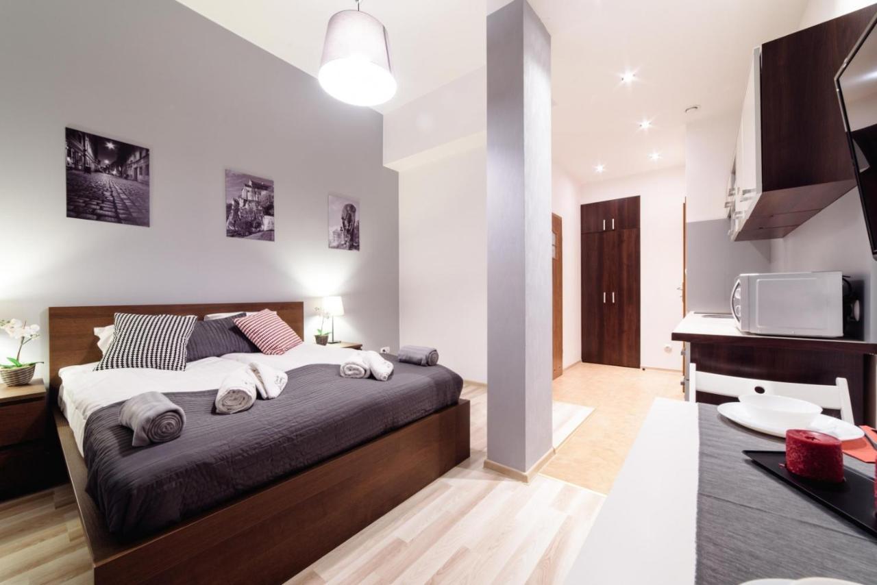 Cracow Rent Apartments - Spacious Apartments For 2-7 People In Quiet Area - Kolberga Street Nr 3 - 10 Min To Main Square By Foot Krakau Exterior foto
